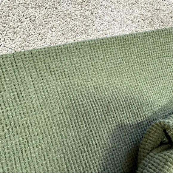 Madewell Women’s MWL Textured Waffle V-Neck Henley Sweatshirt in Faded Palm M - Picture 12 of 12